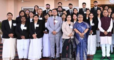 मुख्यमंत्री साय से मिले प्रशिक्षु न्यायाधीश, बोले— लोकतंत्र के तीसरे स्तंभ की अहम जिम्मेदारी निभानी होगी