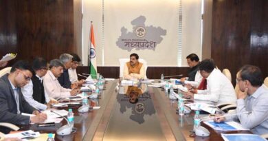 जल गंगा संवर्धन अभियान विकास का आधार और भावी पीढ़ियों के भविष्य को सुरक्षित रखने का प्रयास : मुख्यमंत्री डॉ. यादव  अभियान में ग्राम स्तर तक जनभागीदारी को प्रोत्साहित करना आवश्यक जल संरचनाओं के जलग्रहण क्षेत्र पर अतिक्रमण के‍विरूद्ध की जाए कार्यवाही