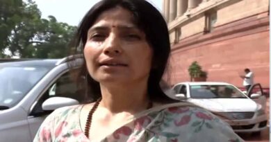 विपक्ष का आरोप: लोकसभा अध्यक्ष पर उठे पक्षपात के सवाल विपक्ष का आरोप: लोकसभा अध्यक्ष पर उठे पक्षपात के सवाल