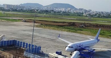 पुणे एयरपोर्ट पर वायुसेना विमान की हार्ड लैंडिंग, गियर फेल होने से रनवे हुआ बंद