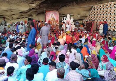 पाकिस्तान में जुटे 3 लाख हिंदू, हिंगलाज मंदिर में मनाया गया उत्सव; जानें इसका इतिहास