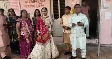 जामनगर में दुल्हन ने शादी से पहले किया मतदान, लोकतंत्र की मिसाल