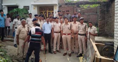 पटना: बाढ़ थाना क्षेत्र में सोनू-मोनू गिरोह के दो सदस्यों के घर कुर्की-जब्ती