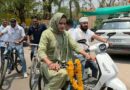 खंडवा में विधायक कंचन तनवे की साइकिल यात्रा चर्चा में, महापौर अमृता यादव ई-कार के साथ हुईं शामिल