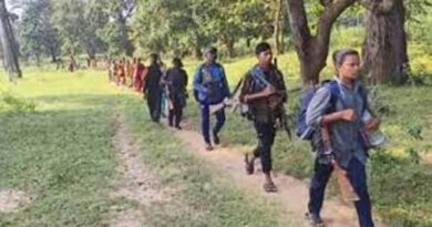 चाईबासा के पोड़ाहाट जंगल में सुरक्षाबलों और नक्सलियों के बीच मुठभेड़