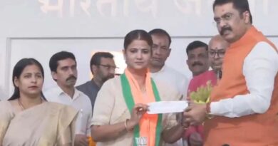 RJD को बड़ा झटका, रितु जायसवाल ने थामा BJP का दामन; संजय सरावगी ने दिलाई सदस्यता