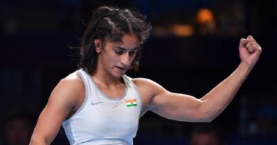 विनेश फोगाट की होगी मैट पर वापसी! सुप्रीम कोर्ट ने WFI को दिया बड़ा झटका