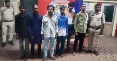 रायपुर कोर्ट परिसर में चाकू लेकर पहुंचे 2 युवक गिरफ्तार, पुलिस के चेकिंग अभियान में 8 संदिग्ध भी पकड़े गए