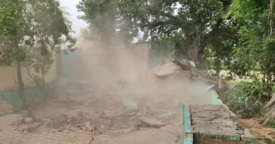 संभल में बुलडोजर एक्शन: खेड़ेश्वर महादेव मंदिर के पास बनी अवैध मजार हटाई गई