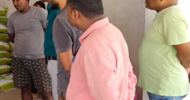 किसान बनकर पहुंचे कृषि अधिकारी, खाद की कालाबाजारी का किया खुलासा