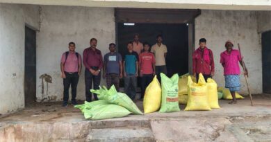 सरकार बनी किसानों की ताकत, जशपुर में रियायती दरों पर मिल रहे खाद-बीज