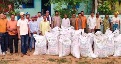 तिलहन उत्पादन बढ़ाने की दिशा में सशक्त पहल, कोटमीकला के किसानों को मिला उन्नत मूंगफली बीज