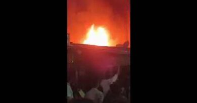 लखनऊ में आईआईएम रोड किनारे भीषण आग, सात दुकानें जलकर राख, लाखों का नुकसान