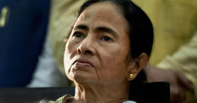 मता बनर्जी को बड़ा झटका, TMC के 3 बैंक खाते फ्रीज, जेट-हेलीकॉप्टर खरीद मामले से जुड़ा विवाद मता बनर्जी को बड़ा झटका, TMC के 3 बैंक खाते फ्रीज, जेट-हेलीकॉप्टर खरीद मामले से जुड़ा विवाद