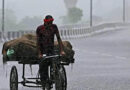 Weather Alert: गुजरात से जम्मू-कश्मीर और यूपी तक IMD का रेड अलर्ट, कई जिलों में भारी बारिश की चेतावनी