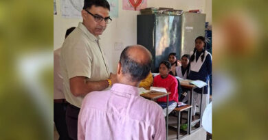 नवागत कलेक्टर रत्नाकर झा ने विद्यालयों एवं छात्रावास का किया निरीक्षण