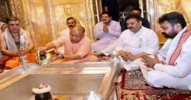 मुख्यमंत्री ने गुरु पूर्णिमा पर किया बाबा विश्वनाथ का दर्शन