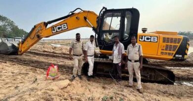 CM साय के निर्देश पर अवैध खनन पर बड़ी कार्रवाई, JCB समेत कई वाहन जब्त, लाखों का जुर्माना