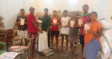 नारायणपुर जिला प्रशासन की अनूठी पहल- दुर्गम वनांचल गांवों तक ट्रैक्टर से पहुंचाया गया