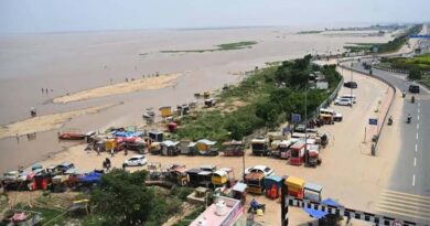 पटना में गंगा का जलस्तर घटा, फिर भी खतरे के निशान से ऊपर; दियारा इलाकों में पानी जमा