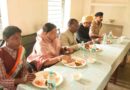 सिंगरौली में स्वतंत्रता दिवस पर बच्चों संग बैठीं राज्यमंत्री राधा सिंह, विशेष मध्यान्ह भोज का आयोजन