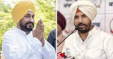पंजाब कांग्रेस की बैठक में चन्नी समर्थकों के नारे, मंच से नाराजगी