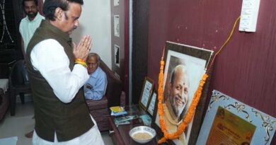 उपमुख्यमंत्री  राजेंद्र शुक्ल ने स्व.  पारस जैन के निवास पहुंचकर परिजनों से की भेंट, व्यक्त की शोक संवेदना