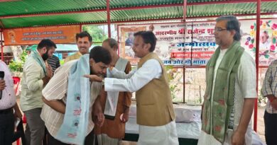 उप मुख्यमंत्री ने जान जोखिम में डालकर गायों की रक्षा करने वाले गौ सेवकों को किया सम्मानित