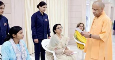 जनता दर्शन में सीएम योगी सख्त, भू-माफिया और लापरवाह पुलिसकर्मियों पर कार्रवाई के निर्देश