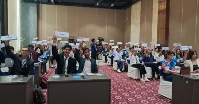 100 से अधिक विद्यार्थियों ने निभाई विभिन्न देशों के प्रतिनिधियों की भूमिका, वैश्विक व्यापार से लेकर एआई तक पर हुआ मंथन