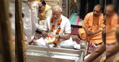 PM मोदी के जन्मदिन पर काशी में दिग्गजों ने की बाबा विश्वनाथ की पूजा, मांगा स्वस्थ जीवन का आशीर्वाद