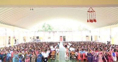 जुकेशन किट वितरण- उद्योग मंत्री लखन लाल देवांगन ने 1500 छात्राओं को दी सौगात, कॉलेजों में विशाल डोम निर्माण की घोषणा
