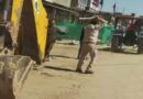 पुलिस को देख रेत माफियाओं ने संकरी गलियों में दौड़ाए ट्रैक्टर, कार भी घसीटी